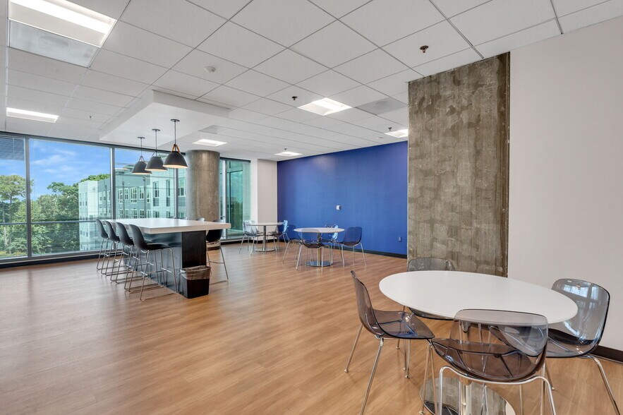 More Photos Of 3475 Piedmont Rd NE, Atlanta Office For Lease