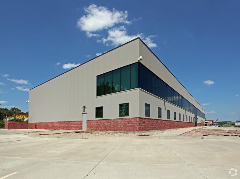 Primary Photo Of 6850 W 47th Ter, Shawnee Mission Warehouse For Lease