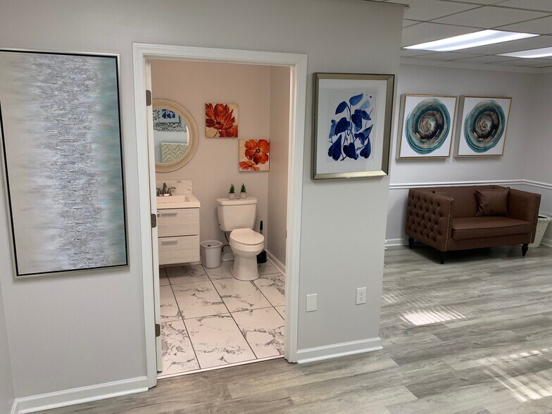 More Photos Of 875 Old Roswell Rd, Suite C-200, Roswell Office For Lease