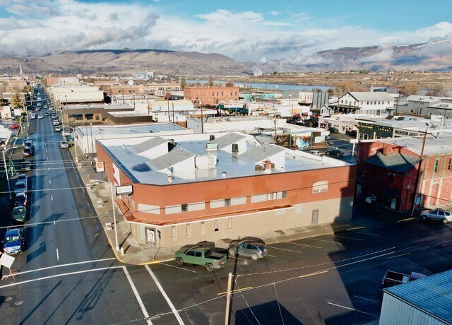 More Photos Of 623 E 3rd St, The Dalles Freestanding For Sale