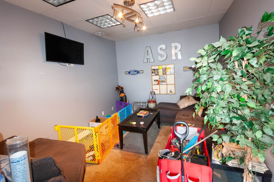 More Photos Of 309 S Link Ln, Fort Collins Unknown For Lease