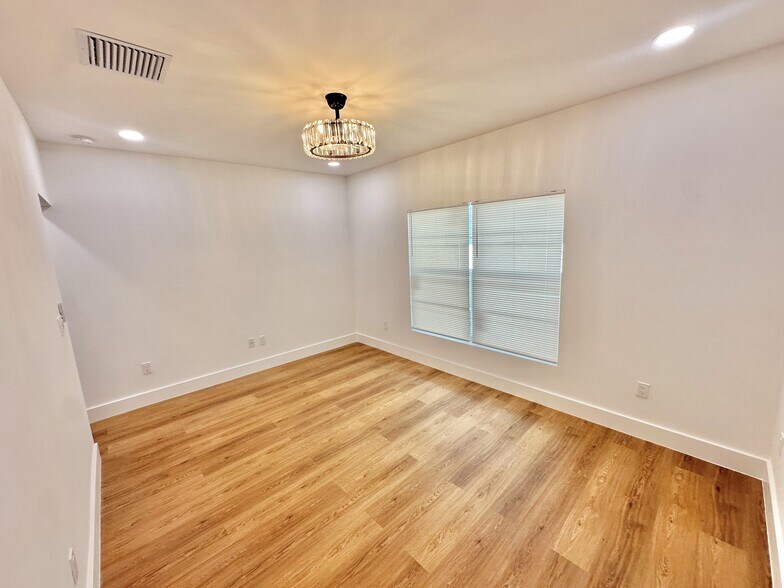 More Photos Of 931 N J St, Lake Worth Beach Apartments For Sale