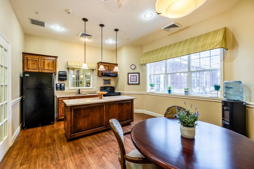 More Photos Of 10025 Anderson Mill Rd, Austin Assisted Living For Sale