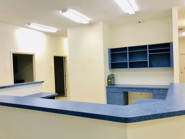 More Photos Of 1708-1718 Lexington Green Ln, Sanford Medical For Sale