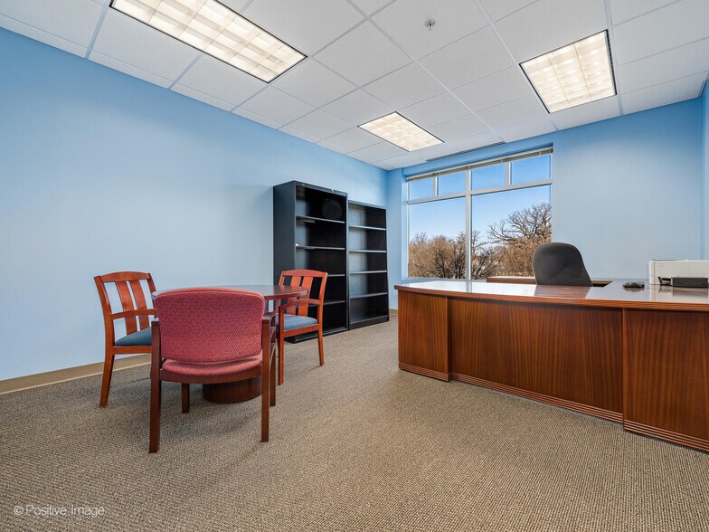 More Photos Of 400 S County Farm Rd, Wheaton Office For Sale