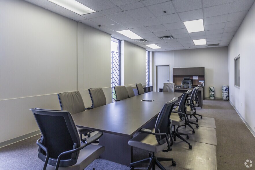 More Photos Of 2900 Datsun Dr, Memphis Distribution For Lease