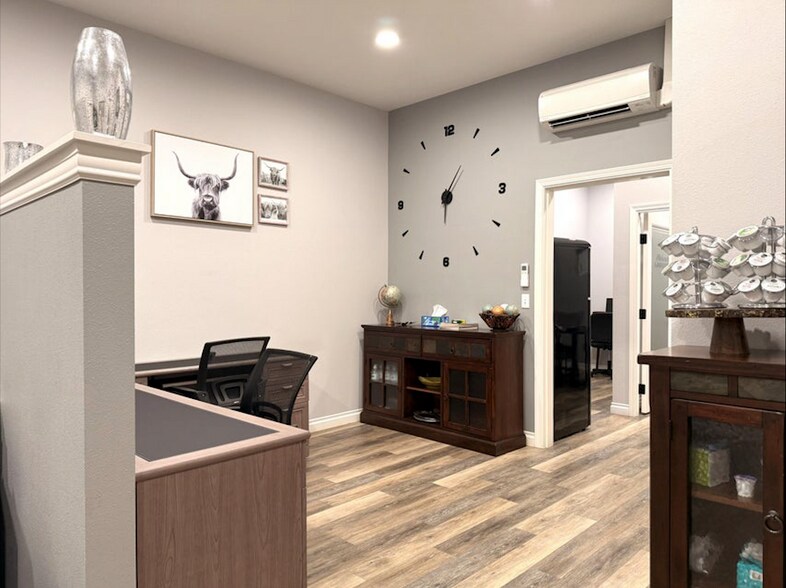 More Photos Of 101 E Park St, Grants Pass Office For Sale