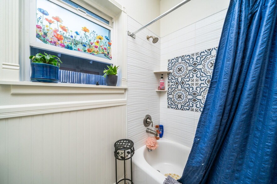 More Photos Of 124 N Vista Bonita Ave, Glendora Apartments For Sale