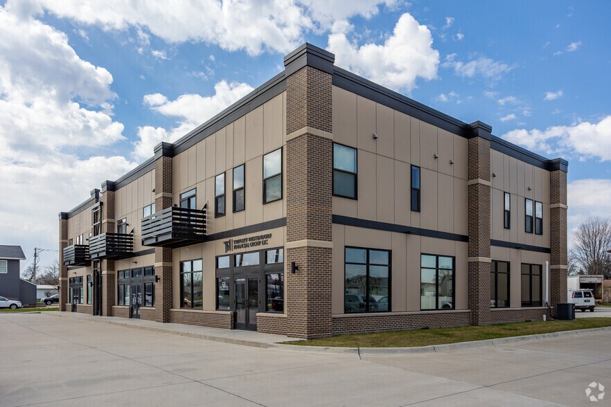 More Photos Of 7040 NE 14th St, Ankeny Storefront Retail Office For Sale