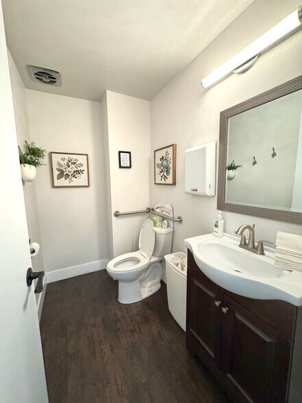 More Photos Of 105 Mount Rose St, Reno General Retail For Sale