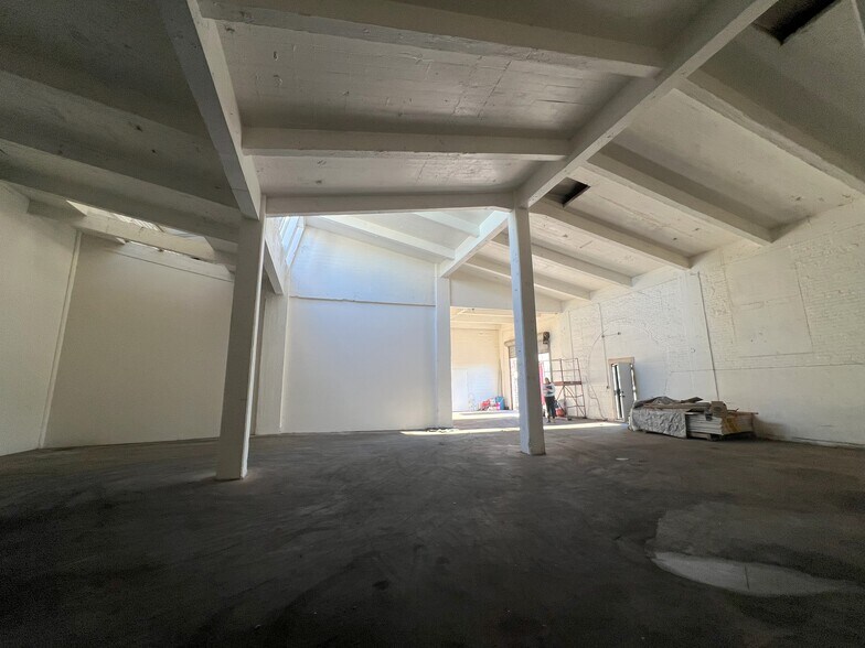 More Photos Of 805 8th St, Los Banos Industrial For Sale