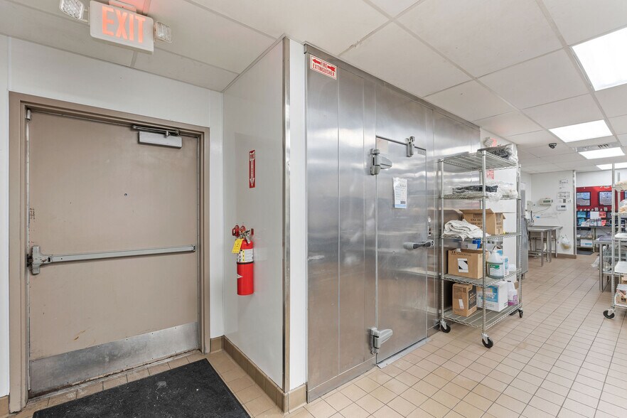 More Photos Of 205 18th St, Kalispell Fast Food For Sale