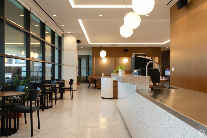 More Photos Of 1055 Howell Mill Rd, Atlanta Office For Lease