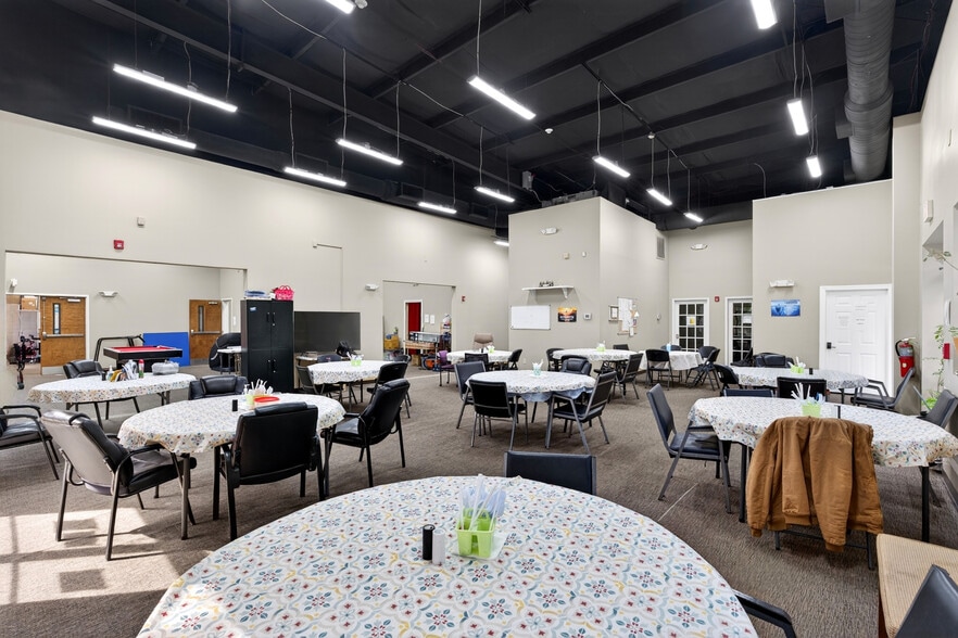 More Photos Of 100 Business Pky, Piedmont Light Manufacturing For Sale