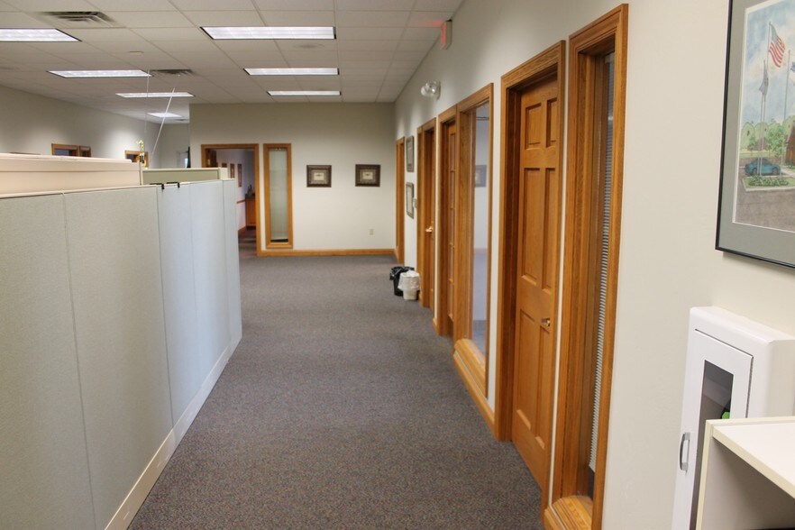 More Photos Of 2848 Memorial Dr, Two Rivers Medical For Lease