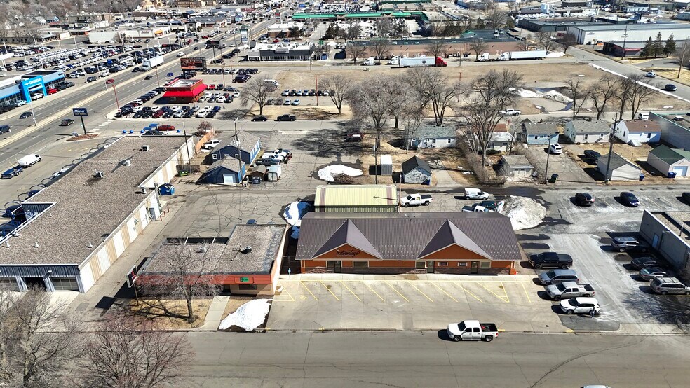 More Photos Of 20 S 32nd Ave S, Saint Cloud Office For Sale