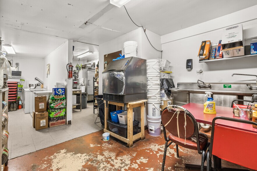 More Photos Of 6569 Cameron Ave, Vesper Restaurant For Sale