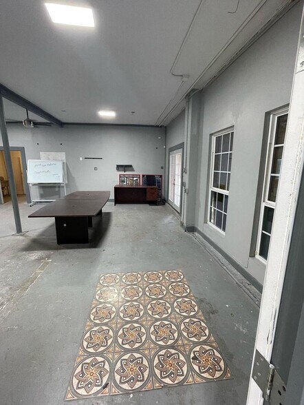 More Photos Of 2616 SW Loop 410, San Antonio Flex For Sale