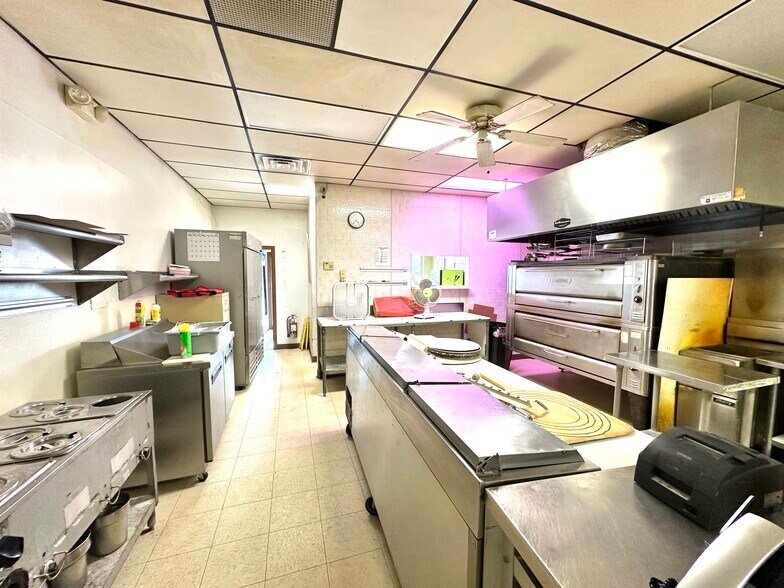 More Photos Of 9515-9521 Indianapolis Blvd, Highland Unknown For Sale