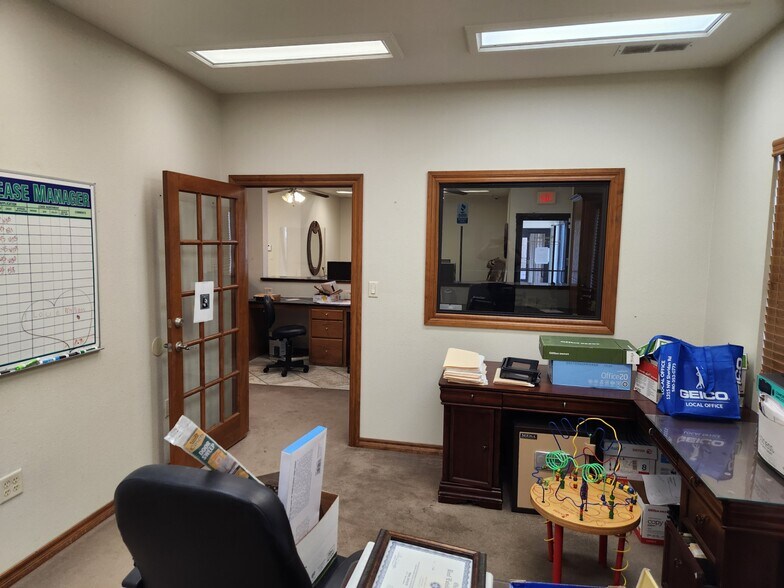 More Photos Of 1152 NW Cache Rd, Lawton Office For Lease