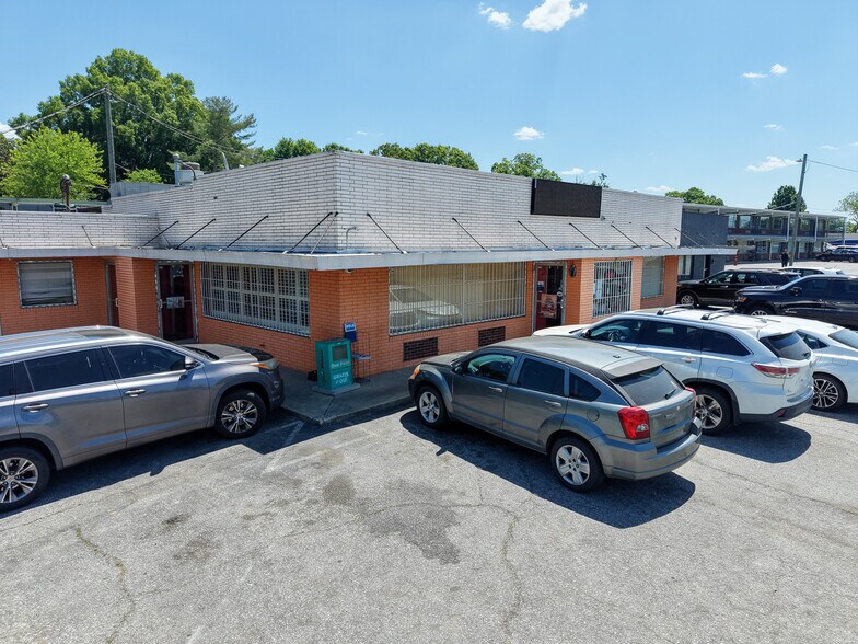 More Photos Of 411 National Hwy, Thomasville Hotel For Sale