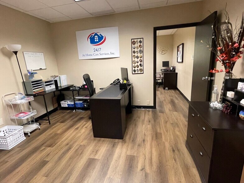 More Photos Of 212 S Milwaukee Ave, Wheeling Unknown For Lease