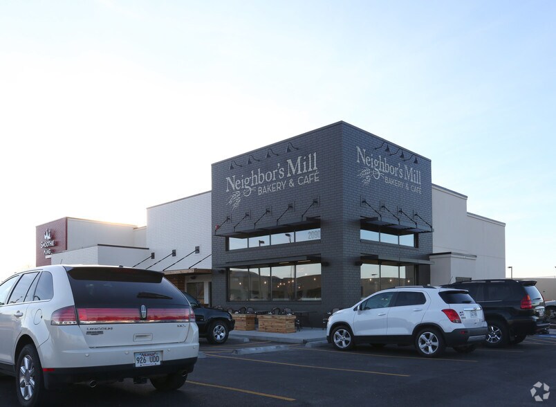 More Photos Of 2090 W Pleasant Grove Rd, Rogers Freestanding For Lease