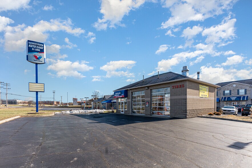 Primary Photo Of 1012 Hospital Dr, Batavia Auto Dealership For Lease