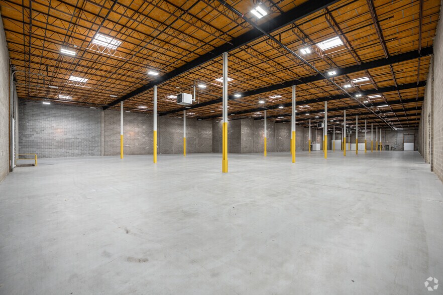 More Photos Of 6930 San Tomas Rd, Elkridge Warehouse For Lease