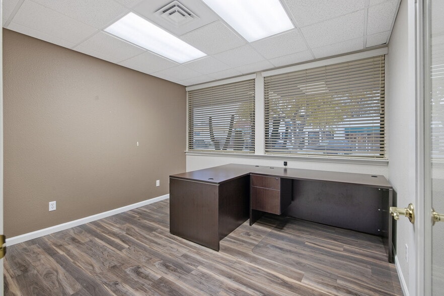 More Photos Of 610 W Main St, Visalia Office For Lease