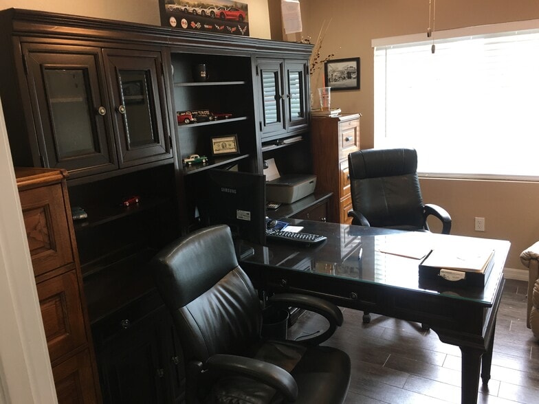 More Photos Of 1742 Canova St SE, Palm Bay Auto Repair For Sale