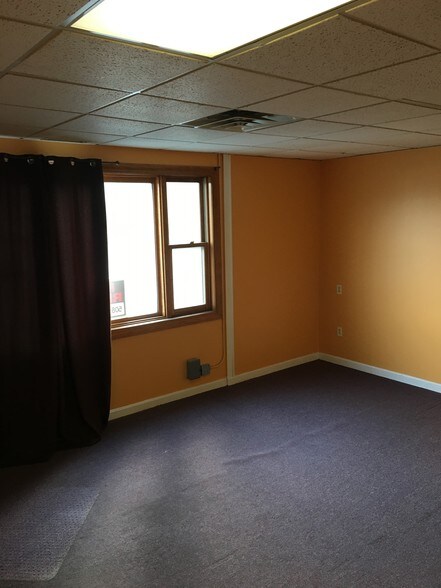 More Photos Of 80 Worcester St, North Grafton Storefront Retail Office For Lease
