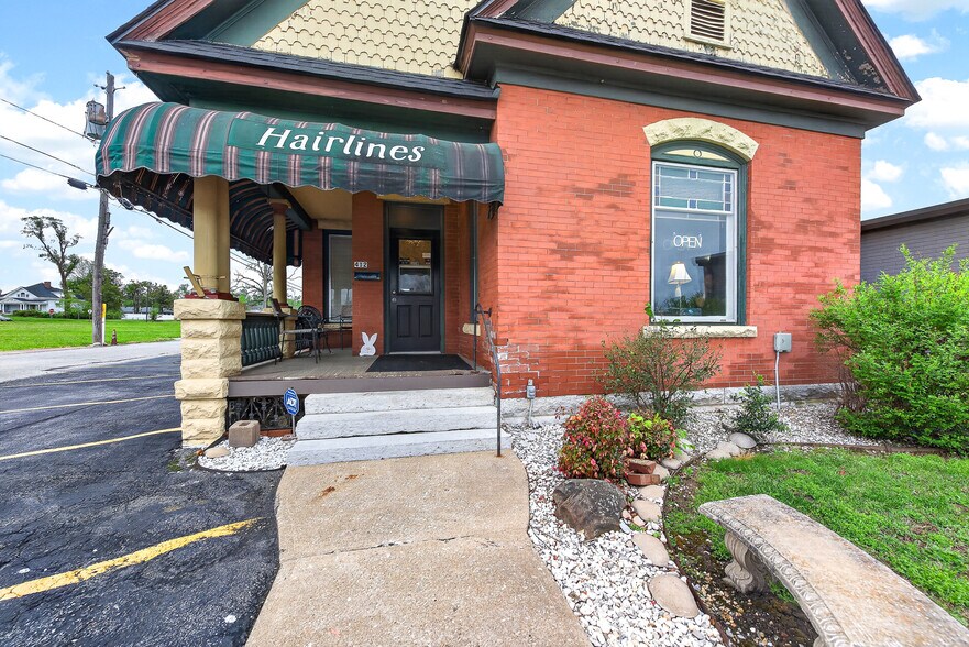 More Photos Of 412 W Walnut St, Rogers General Retail For Sale