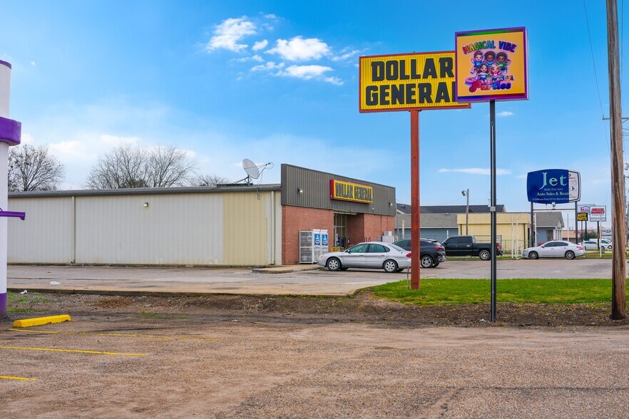 More Photos Of 2228 US 82, Greenville Freestanding For Sale