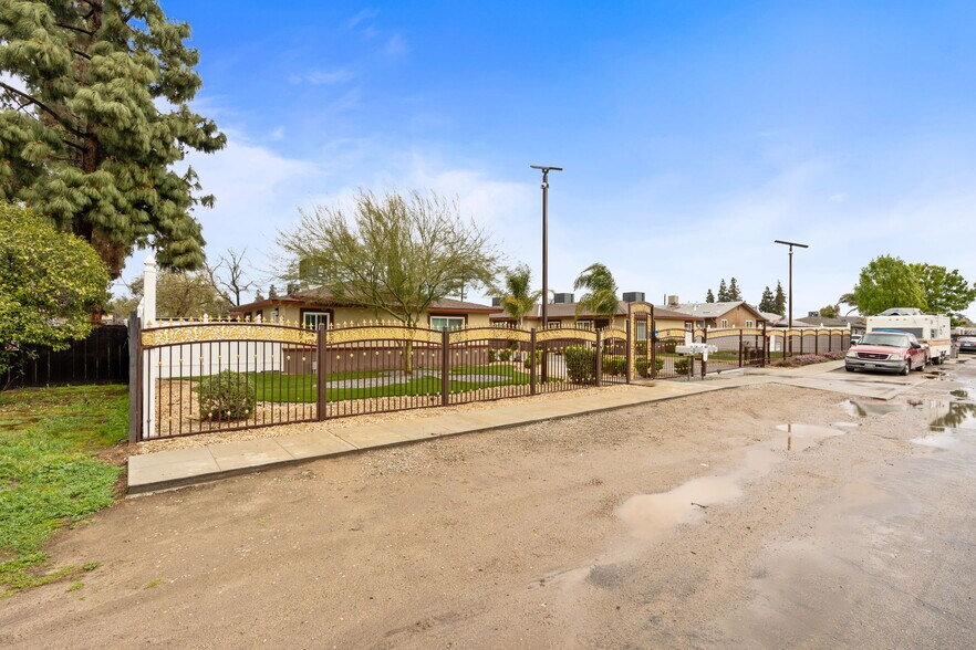 More Photos Of 3442 W University Ave, Fresno Apartments For Sale