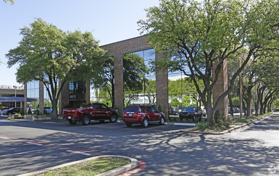 Primary Photo Of 17120 N Dallas Pky, Dallas Office For Lease