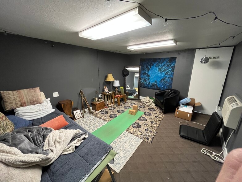 More Photos Of 1150-1162 S Lipan St, Denver Light Manufacturing For Lease