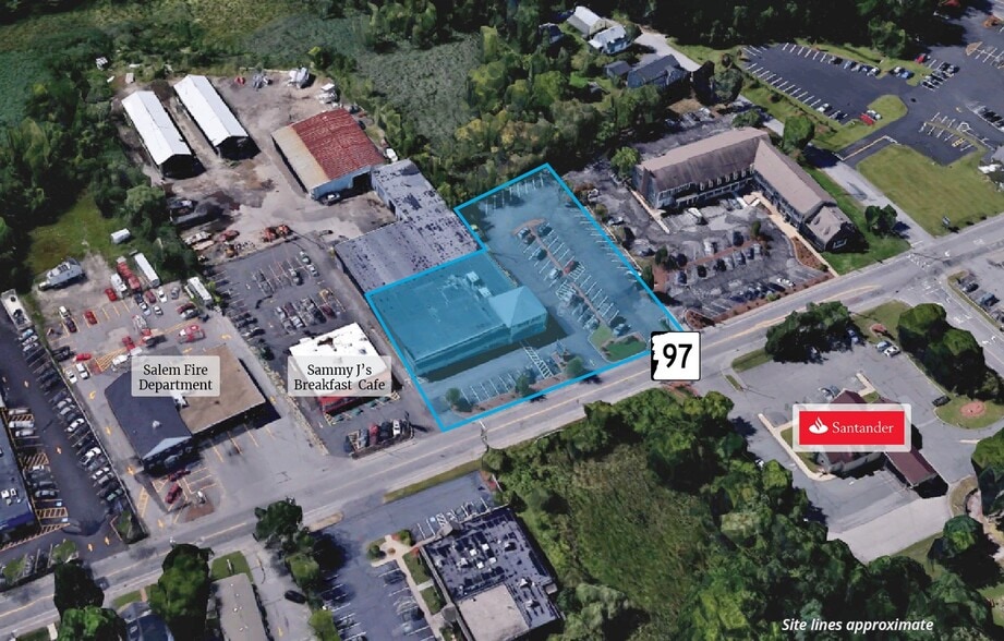 Primary Photo Of 142 Main St, Salem Drugstore For Lease