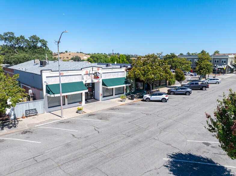 More Photos Of 1306 Pine St, Paso Robles Storefront For Sale