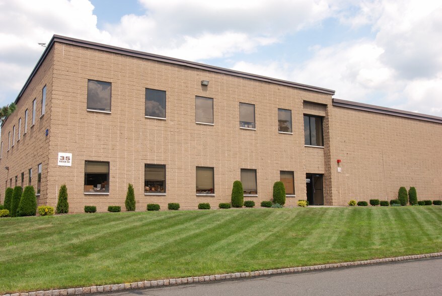 More Photos Of 35-51 Kulick Rd, Fairfield Warehouse For Lease