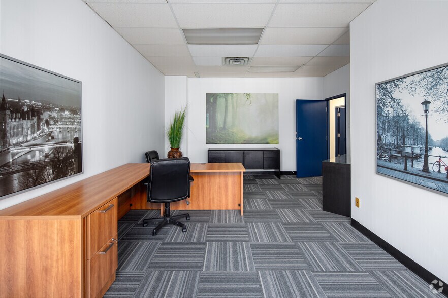 More Photos Of 120 Eglinton Ave E, Toronto Medical For Lease