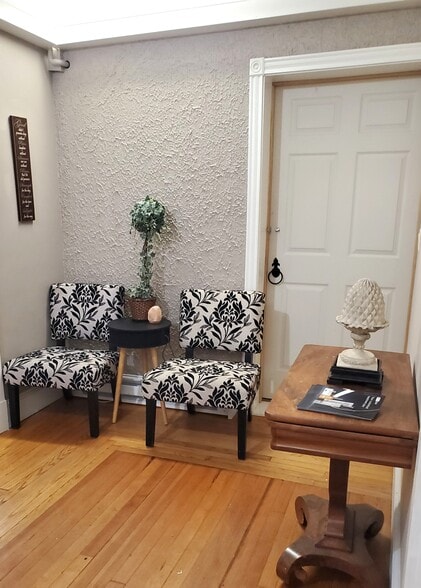 More Photos Of 2833-2837 Main St, Glastonbury Loft Creative Space For Lease