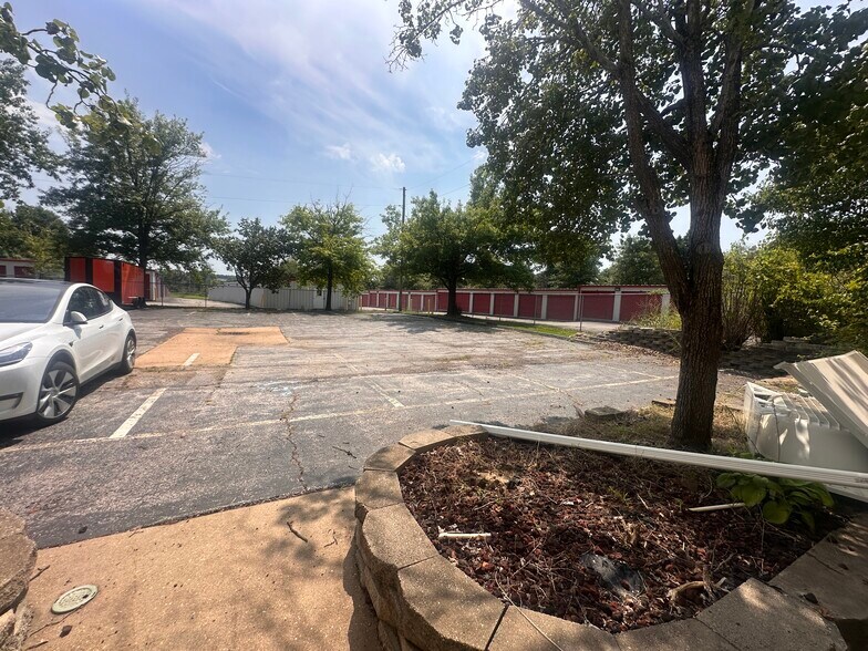 More Photos Of 300 W 4th St, Eureka Medical For Lease