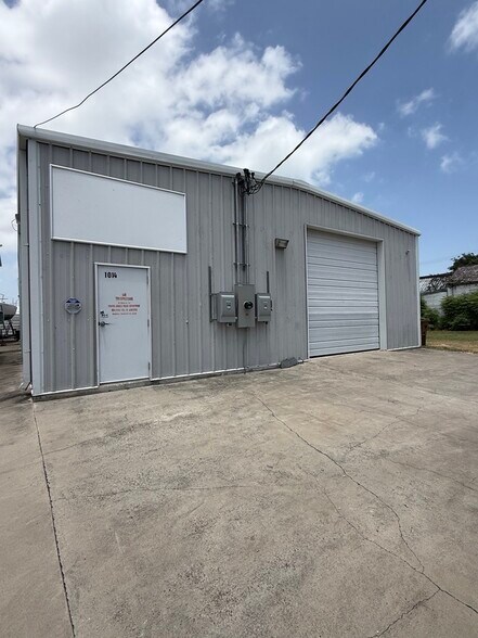 More Photos Of 1014 Laredo St, Corpus Christi Industrial For Sale