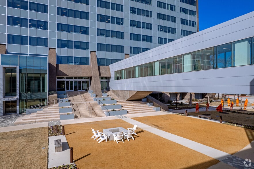 More Photos Of 3000 Pegasus Park Dr, Dallas Unknown For Lease