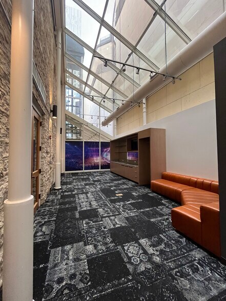 More Photos Of 620 Congress Ave, Austin Office For Lease