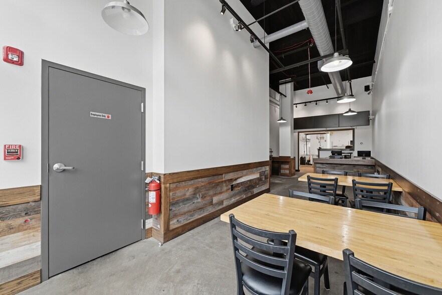 More Photos Of 98-118 Front St, Berea Dormitory For Lease