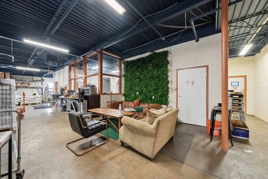 More Photos Of 704 Dawn St, Richmond Warehouse For Sale