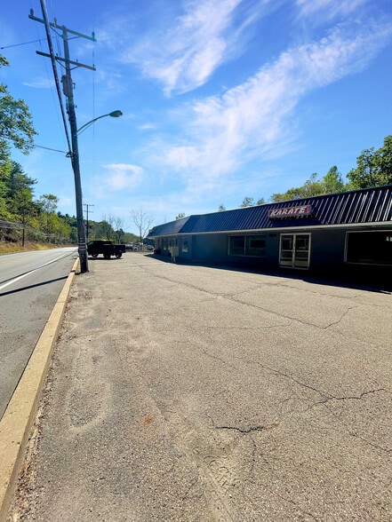 More Photos Of 703 US-30, Imperial General Retail For Lease