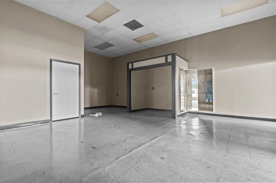 More Photos Of 500 S Chestnut St, Lufkin Unknown For Lease